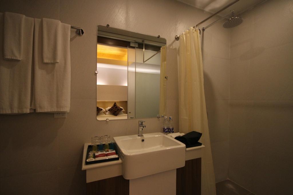 The Rgn City Lodge Yangon Exteriör bild