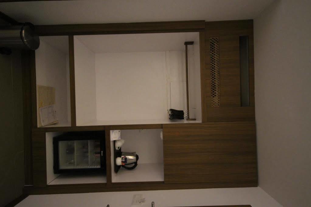 The Rgn City Lodge Yangon Exteriör bild